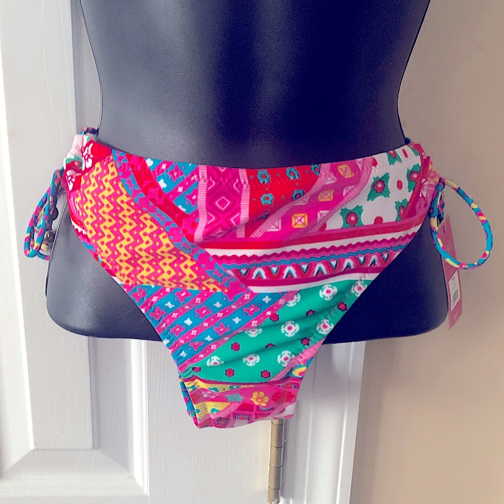 SUMMER SALE BNWT Candie’s bikini bottom